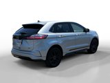 Certified 2022 Ford Edge SE w/ Black Appearance Package image 5