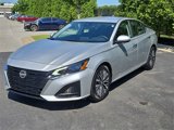 Used 2023 Nissan Altima 2.5 SV image 2