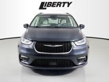 Used 2021 Chrysler Pacifica Touring-L image 2
