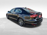 Used 2017 Volkswagen Jetta SE image 4