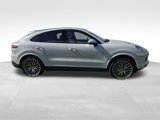 Used 2022 Porsche Cayenne Platinum Edition image 2