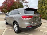 Used 2017 Kia Sorento LX image 4