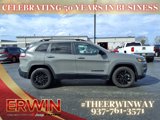 Used 2023 Jeep Cherokee Altitude Lux image 2