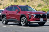 Used 2025 Chevrolet Trax LT image 2
