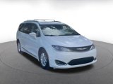 Used 2020 Chrysler Pacifica Touring-L image 2