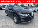 Used 2017 Nissan Rogue SV image 2