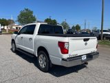 Used 2018 Nissan Titan SV image 5