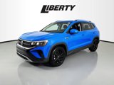 Used 2022 Volkswagen Taos SE w/ Panoramic Sunroof Package image 3