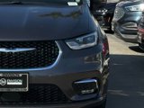 Used 2023 Chrysler Pacifica Touring-L image 4