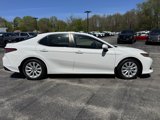 Used 2018 Toyota Camry LE image 2