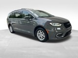 Used 2022 Chrysler Pacifica Touring-L image 2