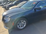Used 2018 Chrysler 300 Touring w/ Driver Convenience Group image 6