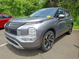 Used 2022 Mitsubishi Outlander SE image 3