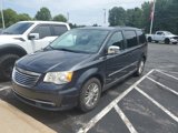 Used 2014 Chrysler Town & Country Touring-L image 3