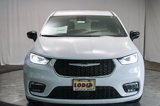 New 2025 Chrysler Pacifica Select image 2