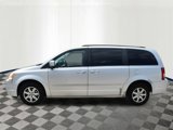 Used 2010 Chrysler Town & Country Touring image 3