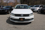 Used 2017 Volkswagen Jetta SE image 3