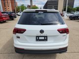Used 2024 Volkswagen Tiguan SE w/ Panoramic Sunroof Package image 4