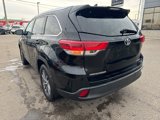 Used 2017 Toyota Highlander XLE image 2