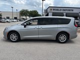 Used 2017 Chrysler Pacifica LX image 2