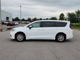 Used 2023 Chrysler Pacifica Touring-L image 4