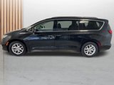 Used 2021 Chrysler Pacifica Touring-L image 2