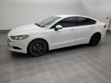 Used 2017 Ford Fusion SE w/ Fusion SE Technology Package image 2