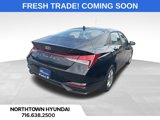 Used 2023 Hyundai Elantra SE image 2