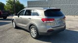 Used 2017 Kia Sorento LX image 4
