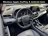 Used 2023 Toyota Highlander XLE image 3