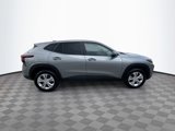 Used 2025 Chevrolet Trax LS image 4