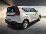 Used 2022 Kia Soul LX w/ Technology Package image 4