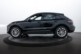 Certified 2025 Porsche Macan image 2