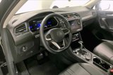 Used 2022 Volkswagen Tiguan SE w/ Panoramic Sunroof Package image 2