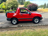Used 2000 Chevrolet Tracker 4WD Convertible image 6