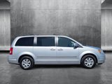 Used 2010 Chrysler Town & Country Touring image 4