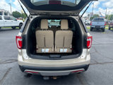Used 2017 Ford Explorer XLT image 6