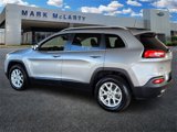 Used 2017 Jeep Cherokee Latitude w/ Cold Weather Group image 5
