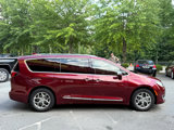 Used 2018 Chrysler Pacifica Limited image 4