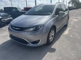 Used 2017 Chrysler Pacifica Touring-L w/ Tire & Wheel Group image 2