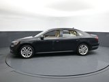 Used 2018 Volkswagen Passat 2.0T SE image 5