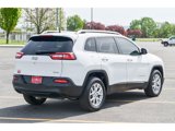 Used 2018 Jeep Cherokee Latitude image 3