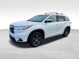 Used 2016 Toyota Highlander XLE image 2