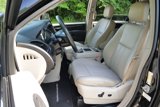 Used 2013 Chrysler Town & Country Touring-L w/ Driver Convenience Group image 3