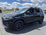 Used 2023 Jeep Cherokee Altitude Lux image 3