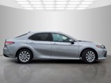Used 2020 Toyota Camry LE image 4