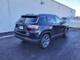 Used 2018 Jeep Compass Latitude w/ Popular Equipment Group image 2