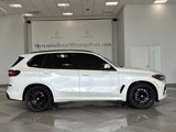 Used 2021 BMW X5 xDrive40i w/ M Sport Package image 3