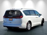 Certified 2022 Chrysler Pacifica Touring-L image 5