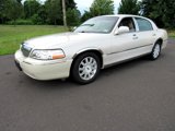 Used 2007 Lincoln Town Car Signature Limited image 2